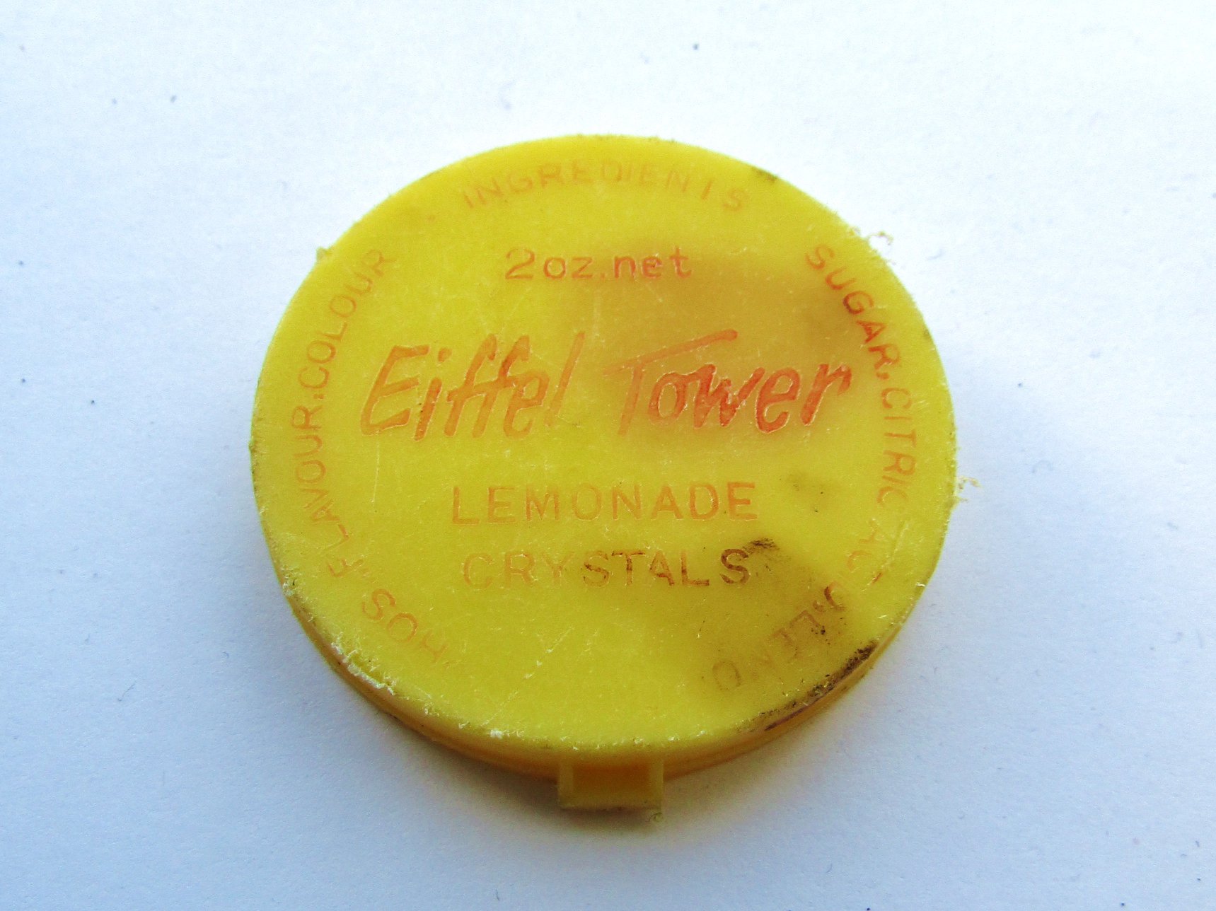 Eiffel Tower lemonade crystals text